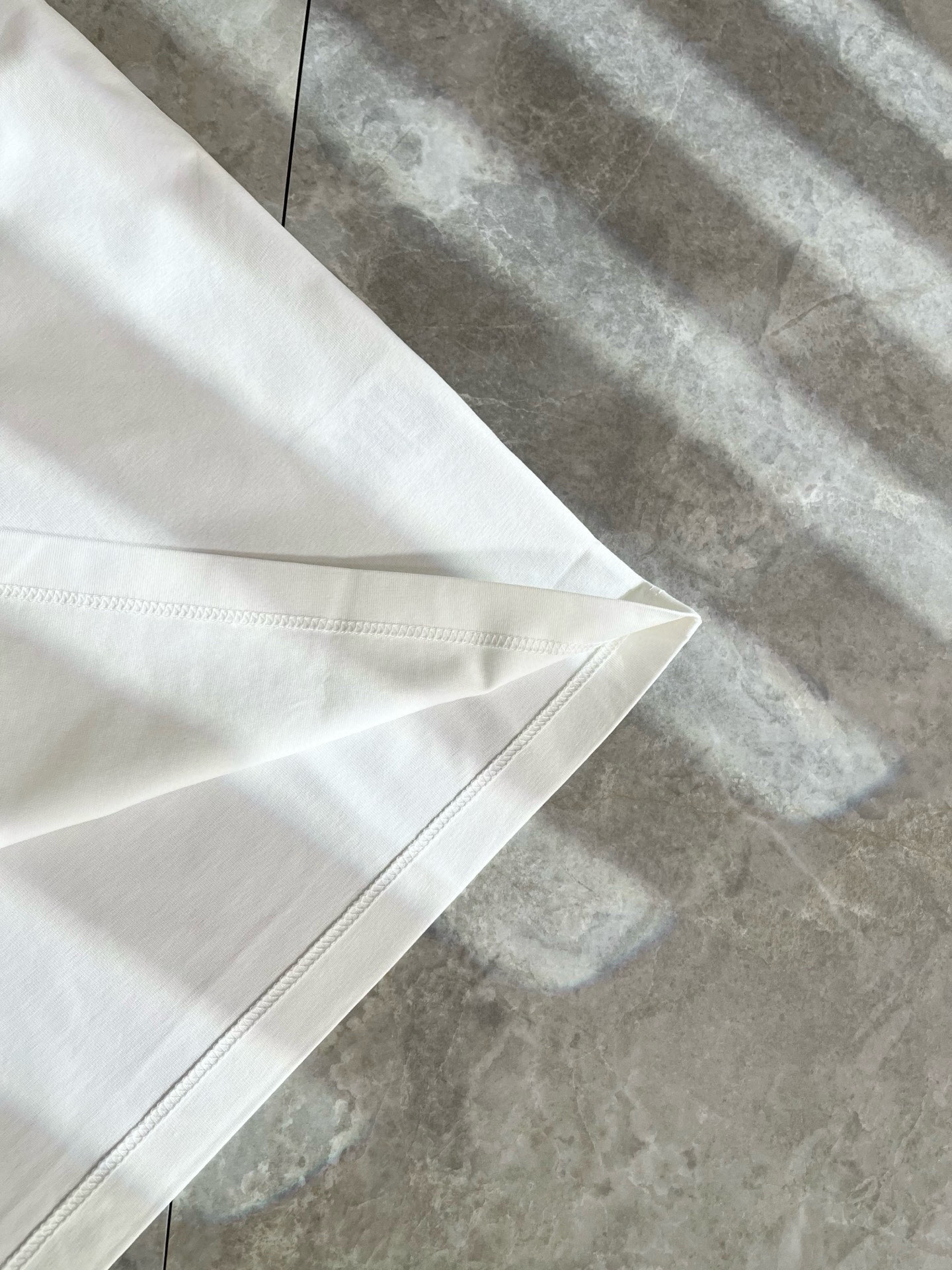 BURBER*Y巴*莉2025春夏新品男女同款👫短袖T恤，重磅来袭，最近比较火热的环保纯棉面料制作而成，