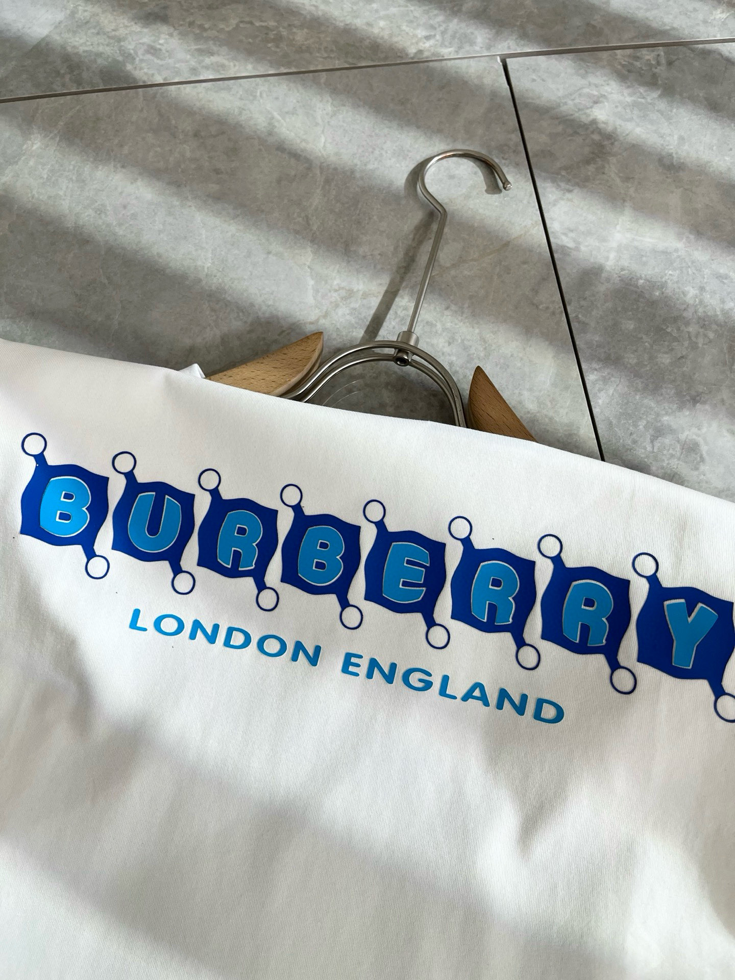 BURBER*Y巴*莉2025春夏新品男女同款👫短袖T恤，重磅来袭，最近比较火热的环保纯棉面料制作而成，