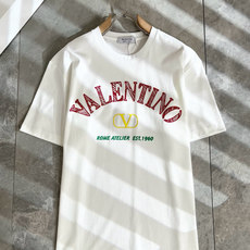 VALENTI*O华伦*奴~柜台款、2025春夏新款短袖T恤衫,胸前logo压绒设计!简单时尚而年轻,百 VALENTI*O华伦*奴~柜台款、2025春夏新款短袖T恤衫,胸前logo压绒设计!简单时尚而年轻,百