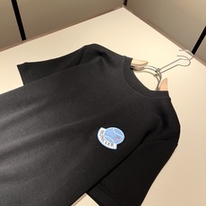 Moncler蒙家 2025秋冬男女同款👫情侣款最新的贸易订单短袖T恤,全品相!!网红款!采用logo图 Moncler蒙家 2025秋冬男女同款👫情侣款最新的贸易订单短袖T恤,全品相!!网红款!采用logo图