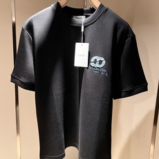 Dio*迪家 2025秋冬新款男女同款👫短袖打底衫,专柜同步发售!定制专属纯棉面料,定制原版工艺螺纹,胸 Dio*迪家 2025秋冬新款男女同款👫短袖打底衫,专柜同步发售!定制专属纯棉面料,定制原版工艺螺纹,胸