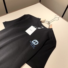 Dio*迪家 2025秋冬新款男女同款👫短袖打底衫,专柜同步发售!定制专属纯棉面料,定制原版工艺螺纹,胸 Dio*迪家 2025秋冬新款男女同款👫短袖打底衫,专柜同步发售!定制专属纯棉面料,定制原版工艺螺纹,胸