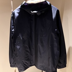 BURBER*Y巴*莉2025秋冬新品夹克外套重磅来袭,最近比较火热的环保聚酯纤维面料制作而成,高端户外 BURBER*Y巴*莉2025秋冬新品夹克外套重磅来袭,最近比较火热的环保聚酯纤维面料制作而成,高端户外