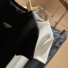 FEN*I 芬*迪2025秋冬新款FD家族FF男女同款👫打底短袖T恤,男女同款👫百搭极简短袖。意大利原厂 FEN*I 芬*迪2025秋冬新款FD家族FF男女同款👫打底短袖T恤,男女同款👫百搭极简短袖。意大利原厂