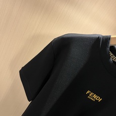 FEN*I 芬*迪2025秋冬新款FD家族FF男女同款👫打底短袖T恤,男女同款👫百搭极简短袖。意大利原厂 FEN*I 芬*迪2025秋冬新款FD家族FF男女同款👫打底短袖T恤,男女同款👫百搭极简短袖。意大利原厂