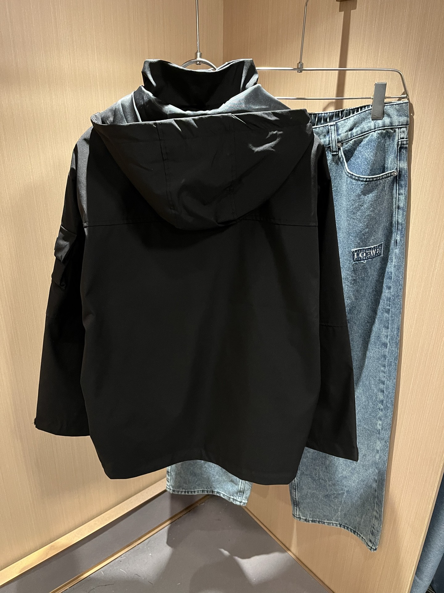 FEN*I 芬*迪 2025秋冬新款夹克外套，意大利原厂订单，FD家族人气单品，代表性十足，规格感十足的