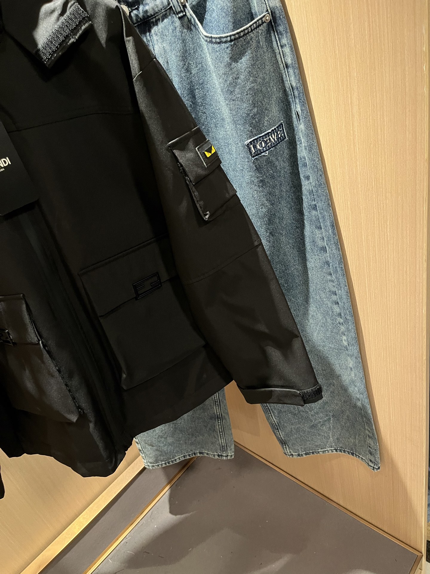 FEN*I 芬*迪 2025秋冬新款夹克外套，意大利原厂订单，FD家族人气单品，代表性十足，规格感十足的