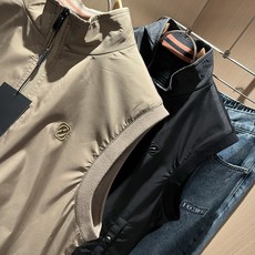 Ermenegildo Zeg*a杰*亚 2025秋冬新品男士马甲,官网同步!外贸公司订单!客供针织聚酯 Ermenegildo Zeg*a杰*亚 2025秋冬新品男士马甲,官网同步!外贸公司订单!客供针织聚酯