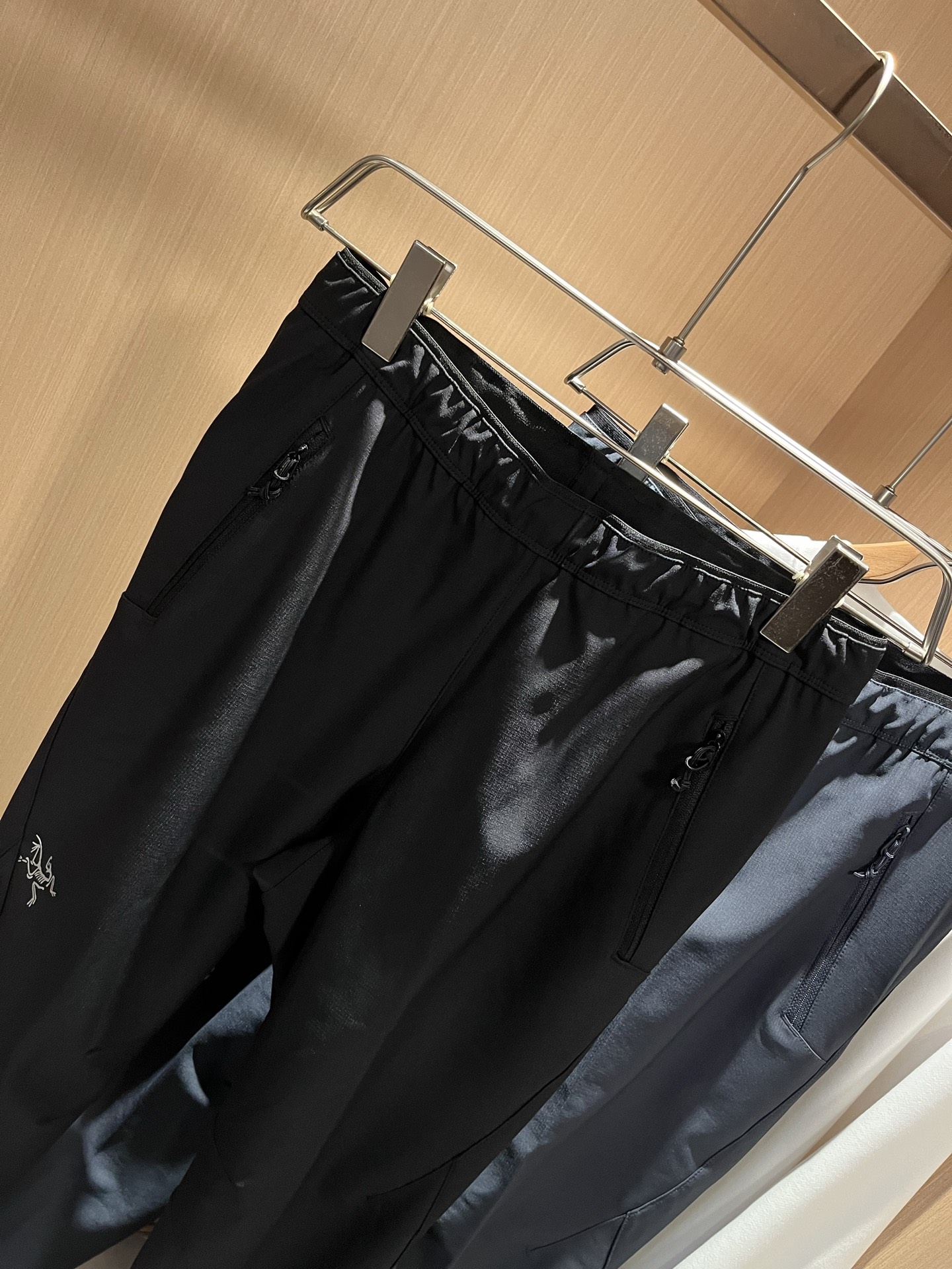 ARCTER*X始*祖鸟 2025秋冬新款休闲运动风格休闲裤，户外品牌可能大家第一想到的就是加拿大鹅、始