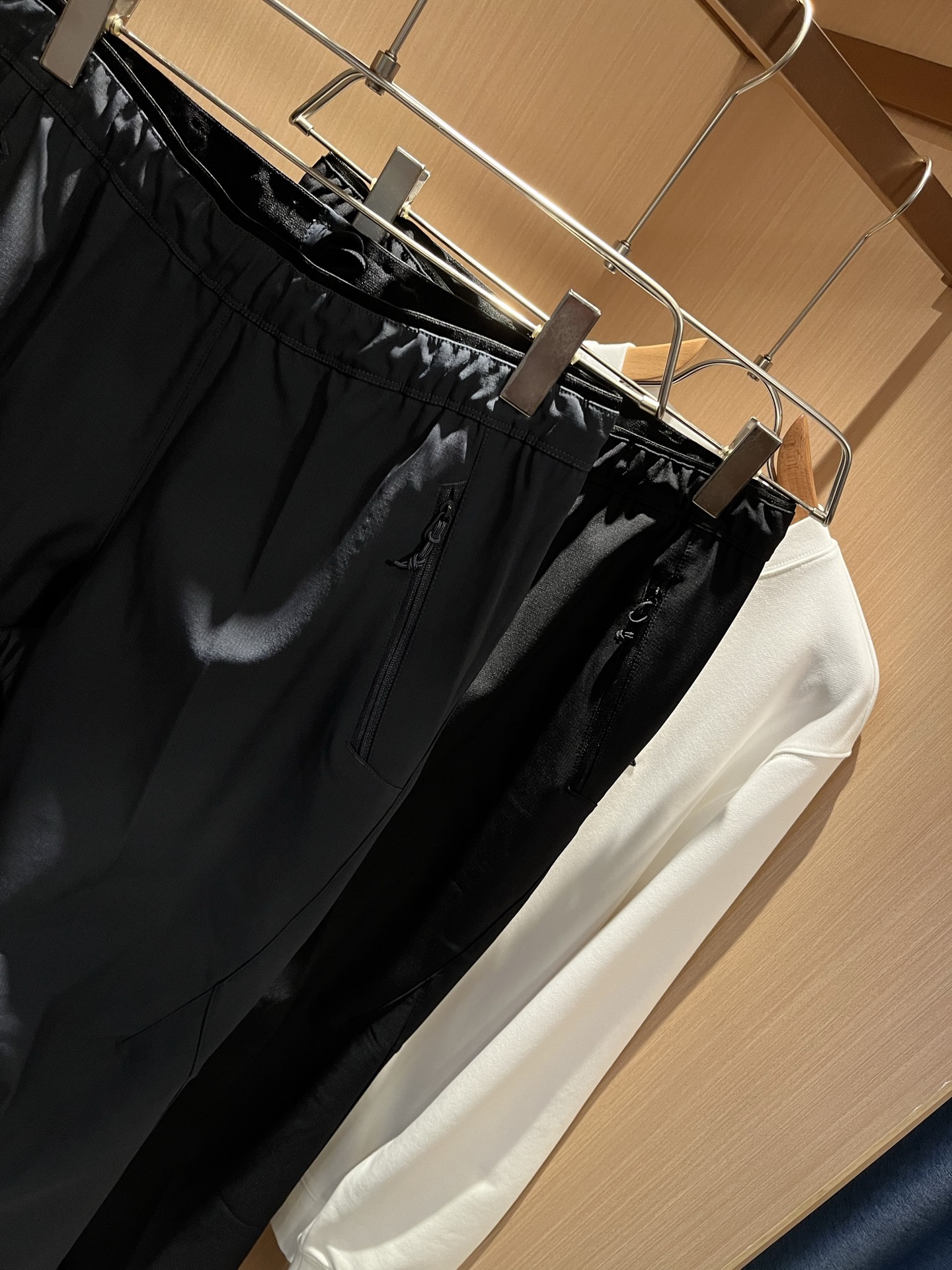 ARCTER*X始*祖鸟 2025秋冬新款休闲运动风格休闲裤，户外品牌可能大家第一想到的就是加拿大鹅、始