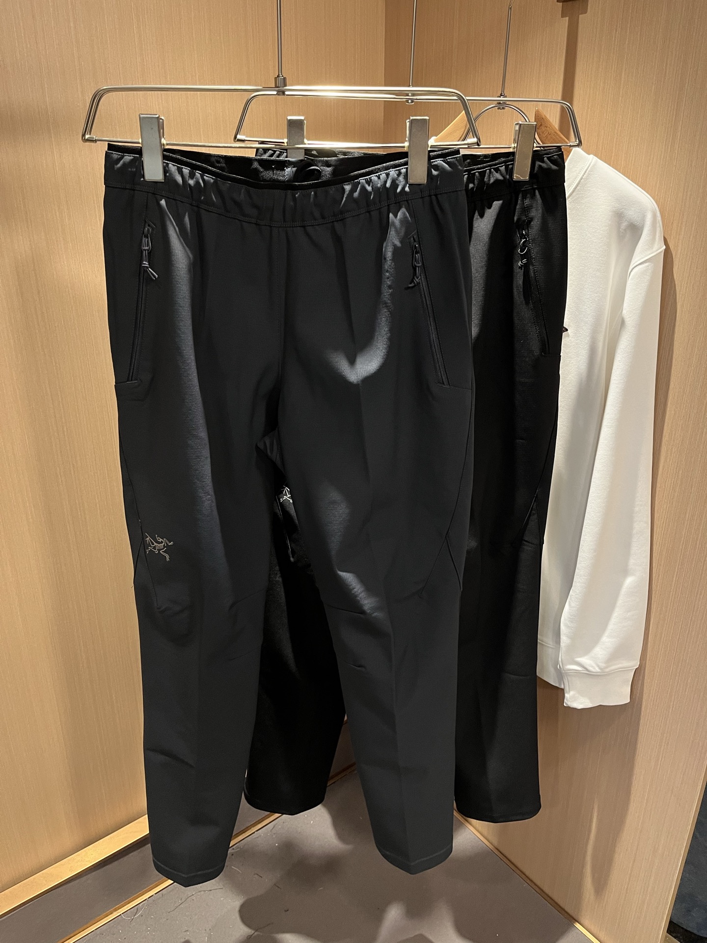 ARCTER*X始*祖鸟 2025秋冬新款休闲运动风格休闲裤，户外品牌可能大家第一想到的就是加拿大鹅、始