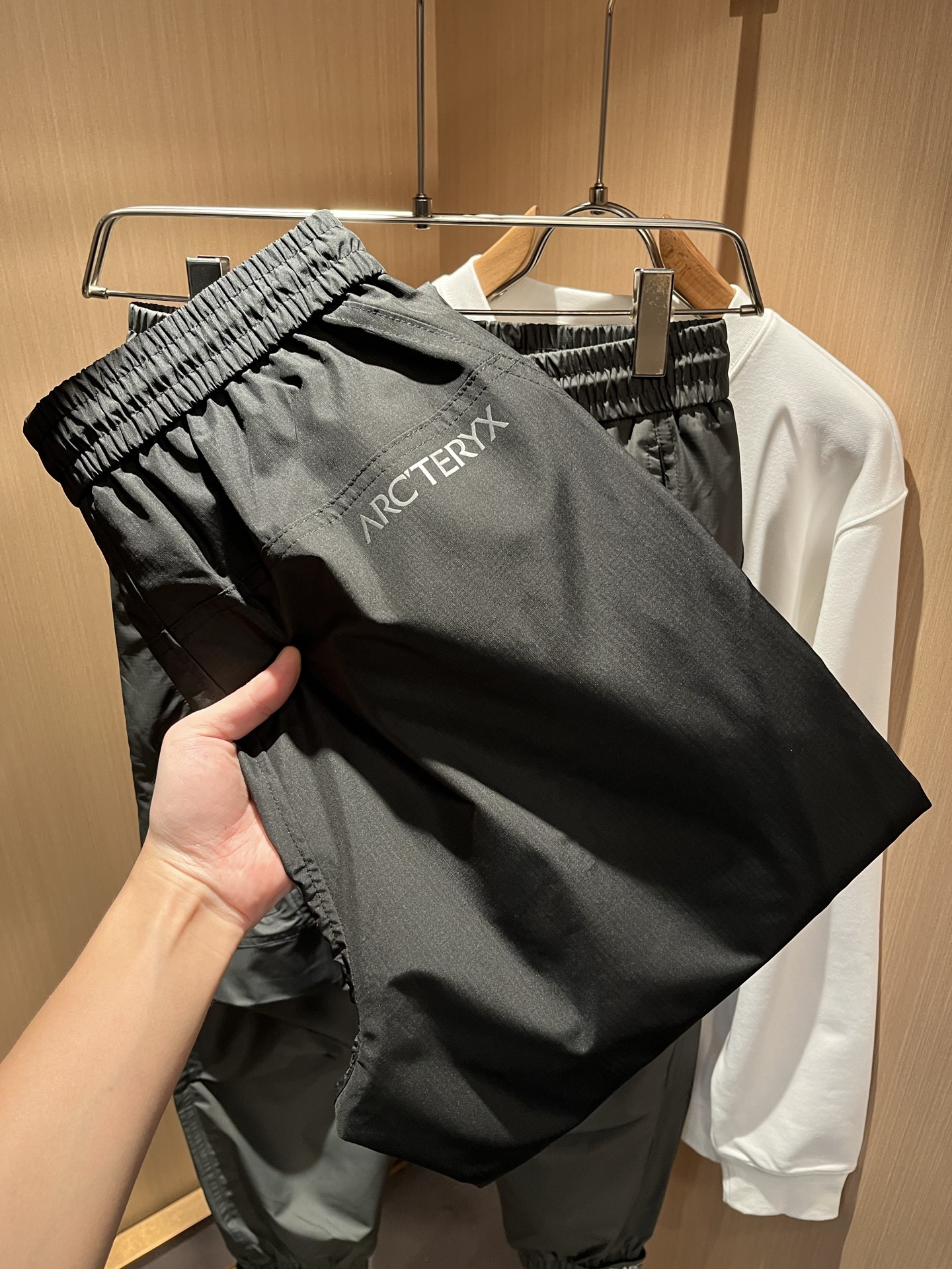 ARCTER*X始*祖鸟 2025秋冬新款休闲运动风格休闲裤，户外品牌可能大家第一想到的就是加拿大鹅、始