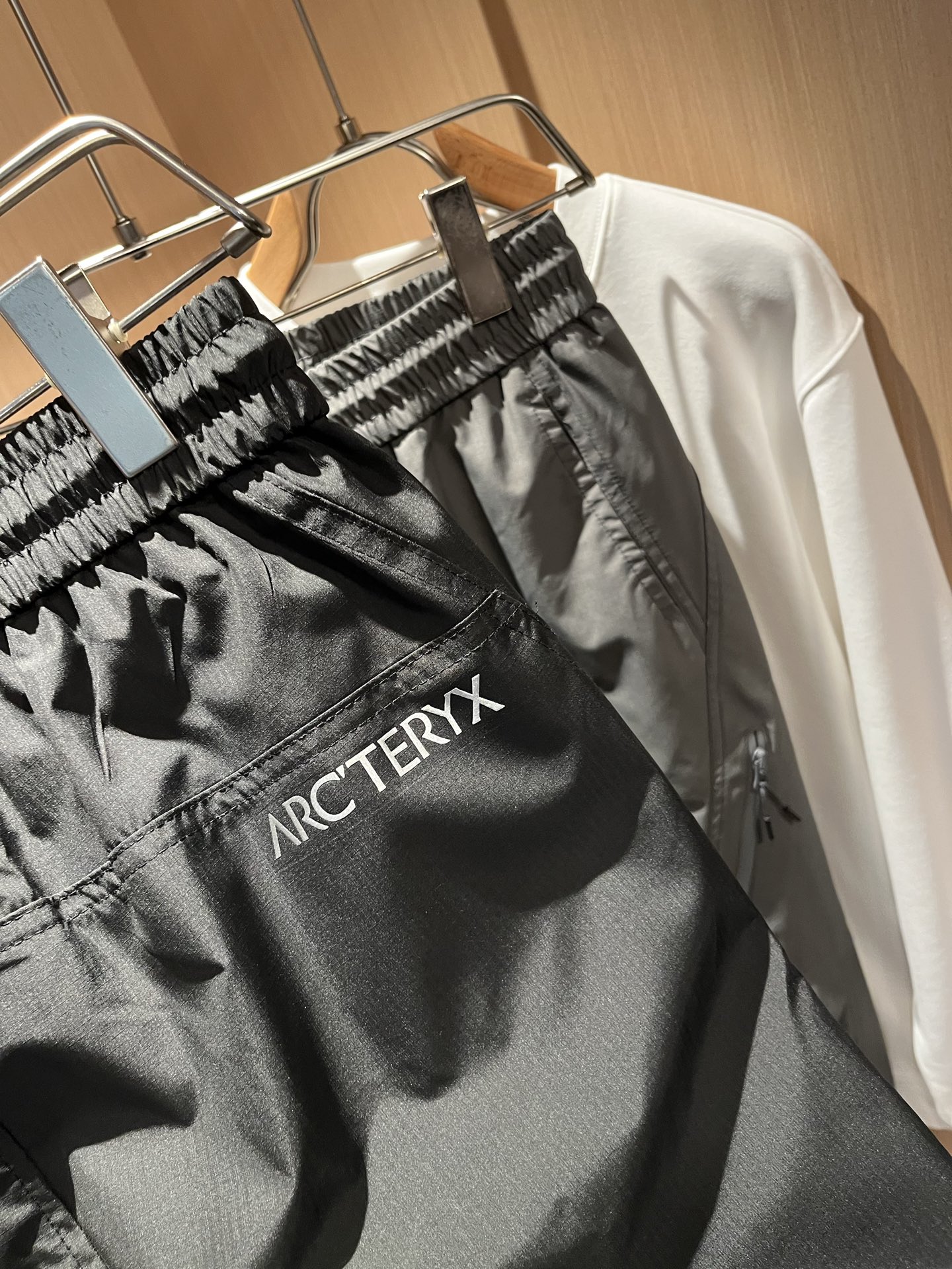 ARCTER*X始*祖鸟 2025秋冬新款休闲运动风格休闲裤，户外品牌可能大家第一想到的就是加拿大鹅、始