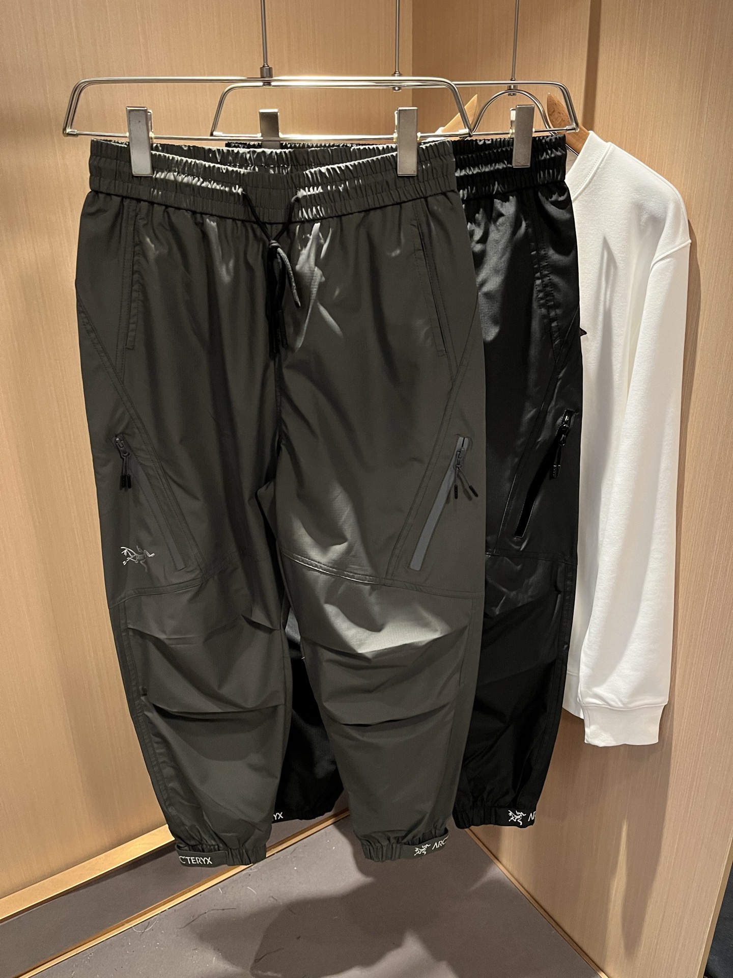 ARCTER*X始*祖鸟 2025秋冬新款休闲运动风格休闲裤，户外品牌可能大家第一想到的就是加拿大鹅、始