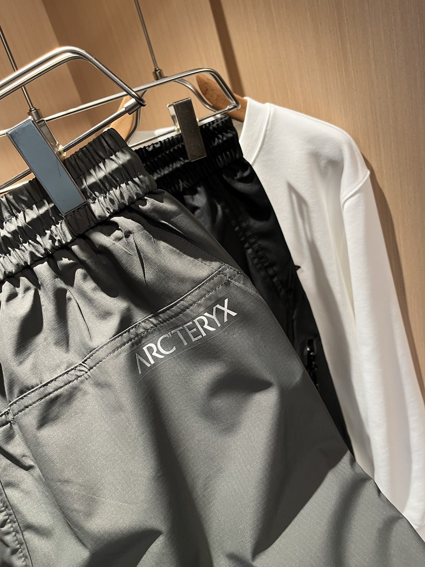 ARCTER*X始*祖鸟 2025秋冬新款休闲运动风格休闲裤，户外品牌可能大家第一想到的就是加拿大鹅、始