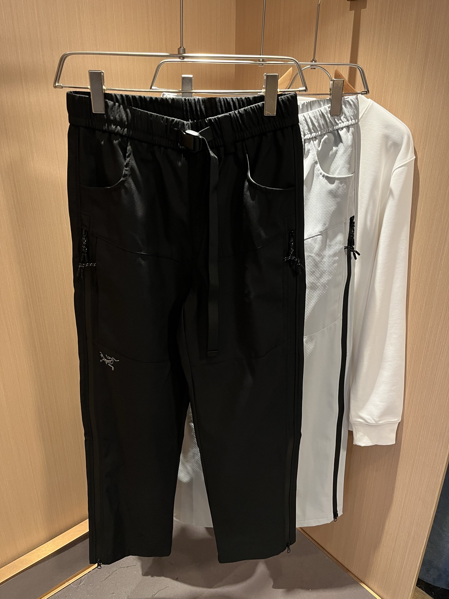 ARCTER*X始*祖鸟 2025秋冬新款休闲运动风格休闲裤，户外品牌可能大家第一想到的就是加拿大鹅、始