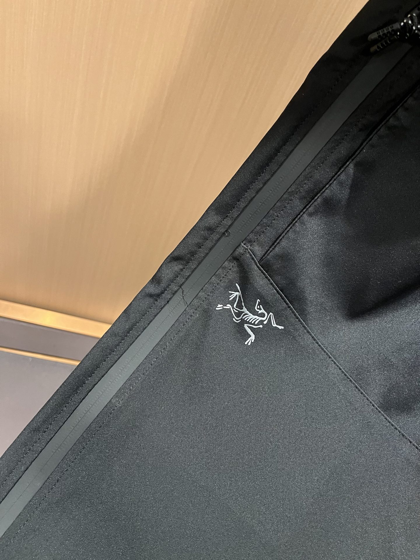 ARCTER*X始*祖鸟 2025秋冬新款休闲运动风格休闲裤，户外品牌可能大家第一想到的就是加拿大鹅、始