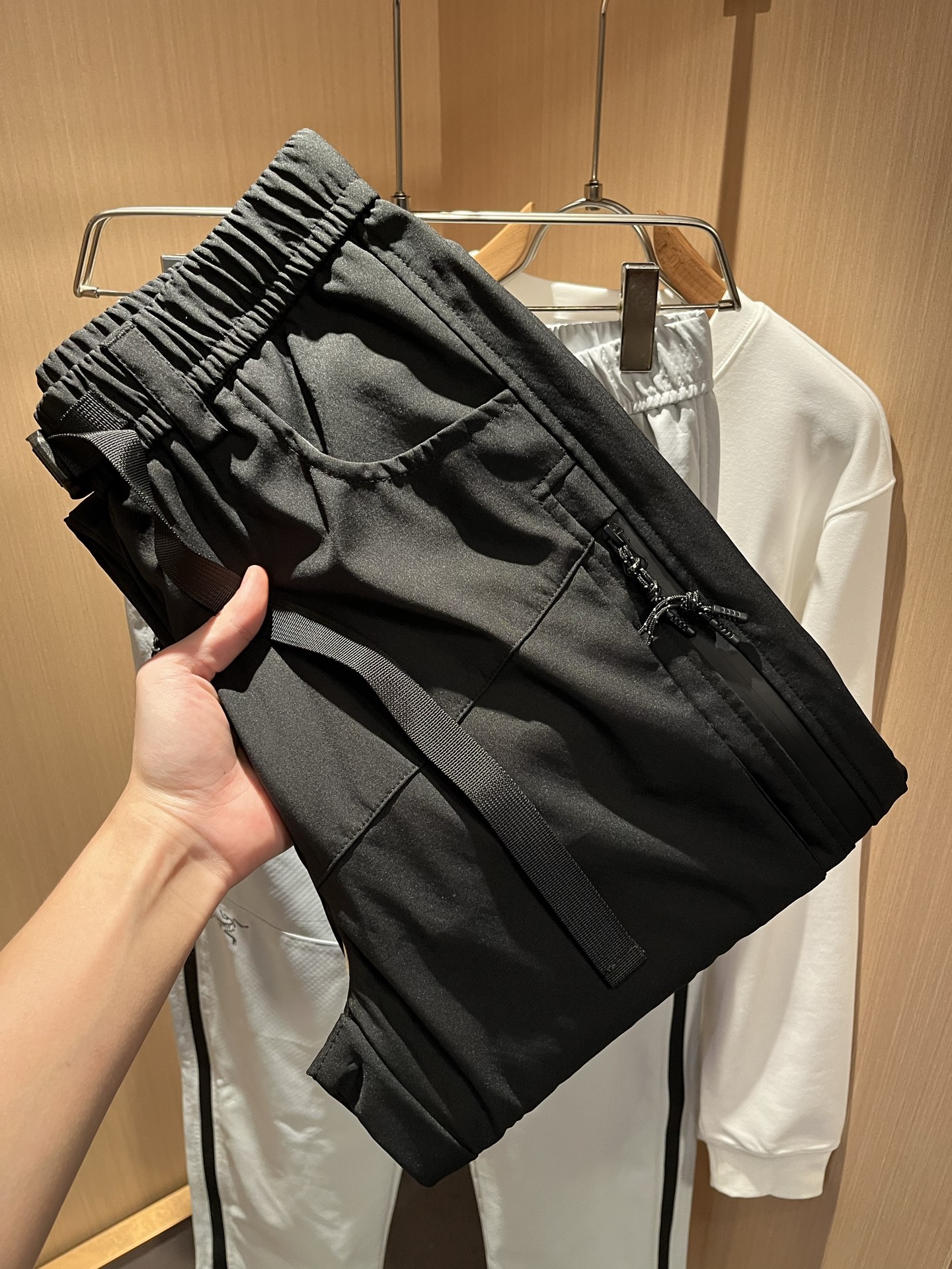 ARCTER*X始*祖鸟 2025秋冬新款休闲运动风格休闲裤，户外品牌可能大家第一想到的就是加拿大鹅、始