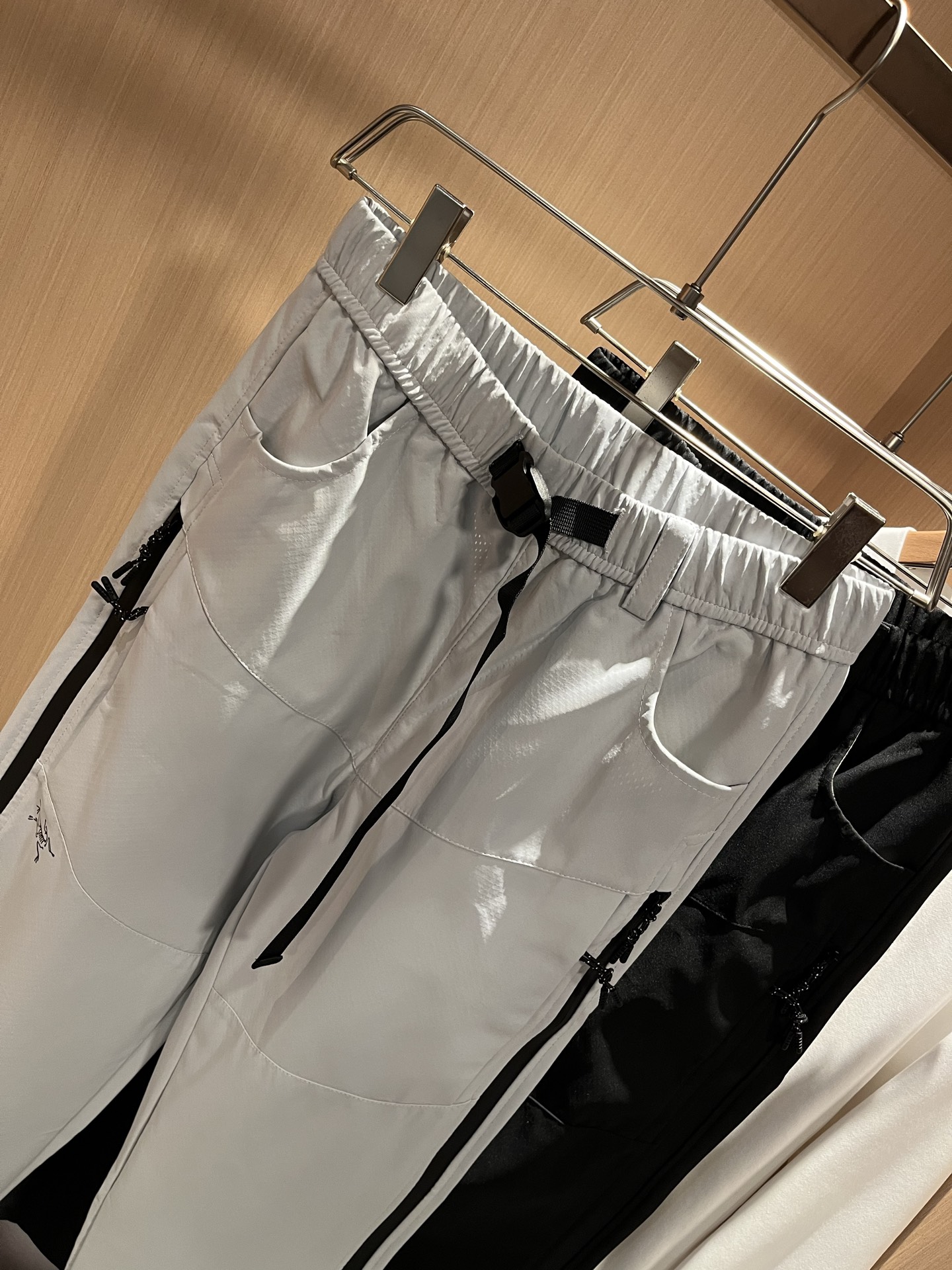 ARCTER*X始*祖鸟 2025秋冬新款休闲运动风格休闲裤，户外品牌可能大家第一想到的就是加拿大鹅、始