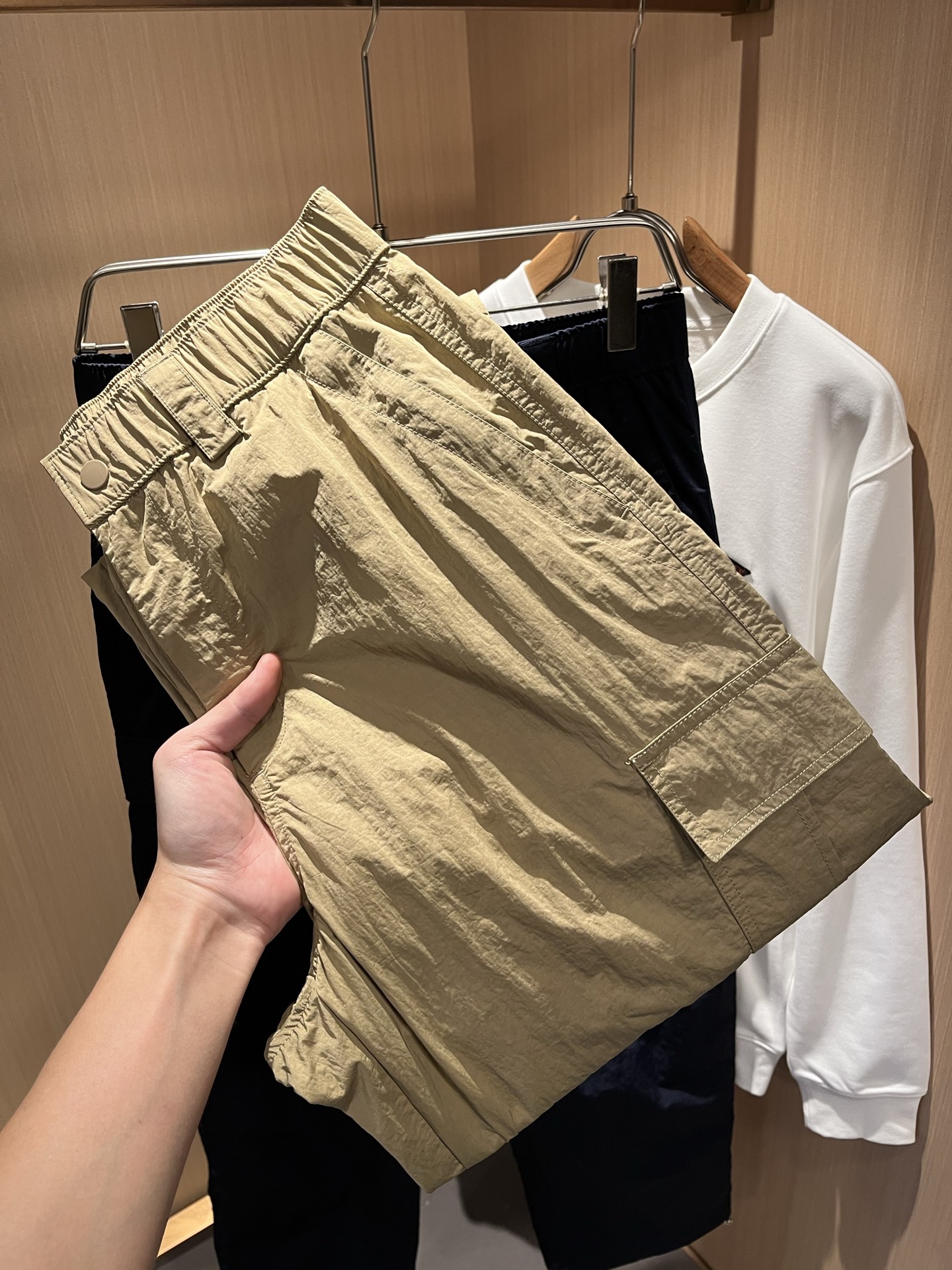 BALENCIA*巴黎*家 2025秋冬新款休闲裤，巴黎世家 裤腿印花字母logo图案设计！新款现货 Y