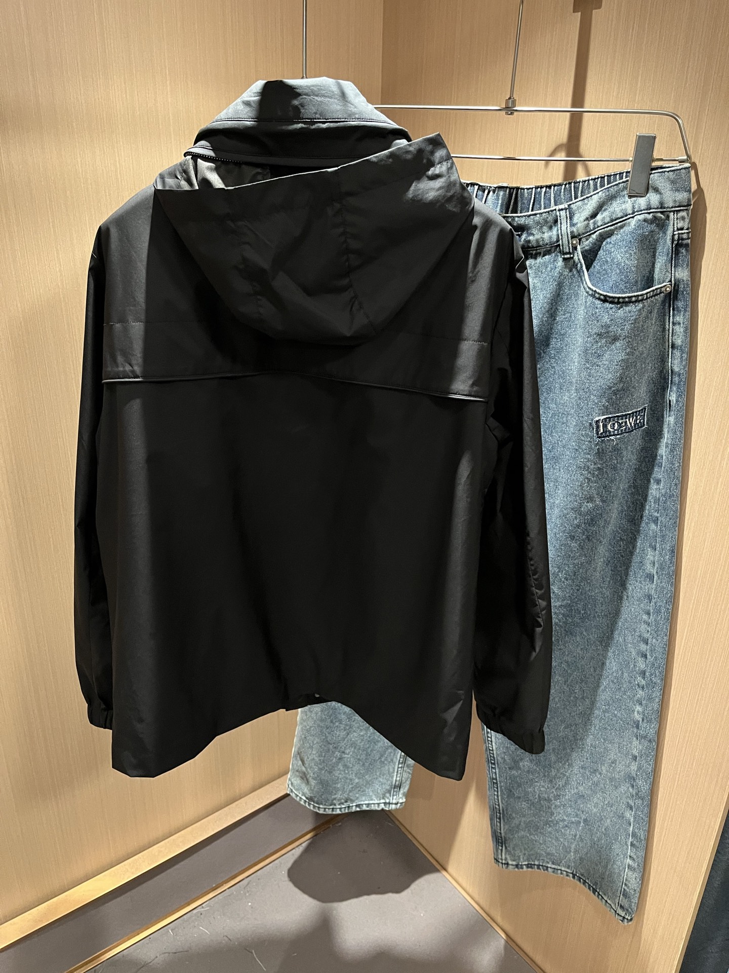 Kiton 2025秋冬新款男士休闲夹克，采用进口专属聚酯纤维面料！！简单LOGO标识刺绣设计！代表品牌