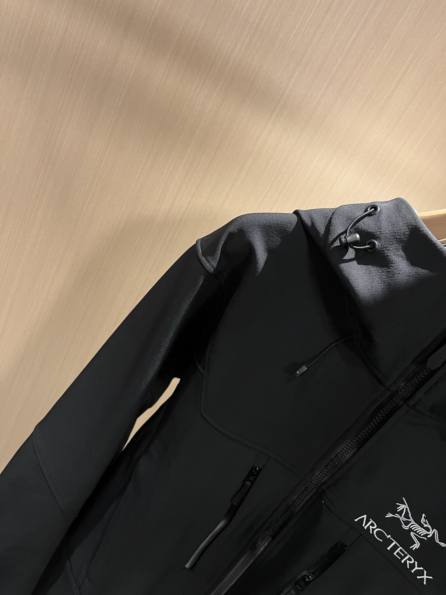 ARCTER*X始*祖鸟 2025秋冬新款男女同款👫夹克外套，户外品牌可能大家第一想到的就是加拿大鹅、始