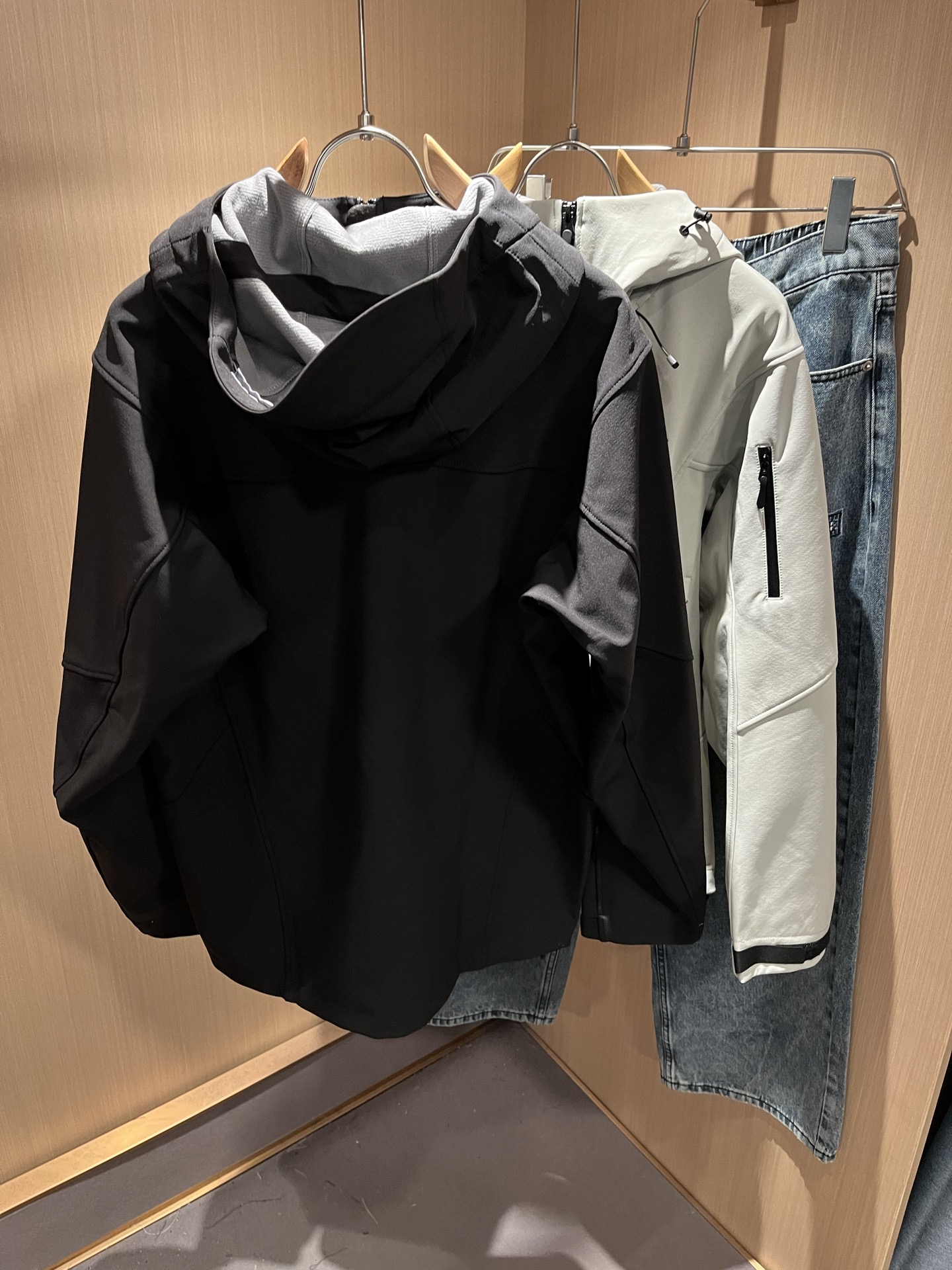 ARCTER*X始*祖鸟 2025秋冬新款男女同款👫夹克外套，户外品牌可能大家第一想到的就是加拿大鹅、始