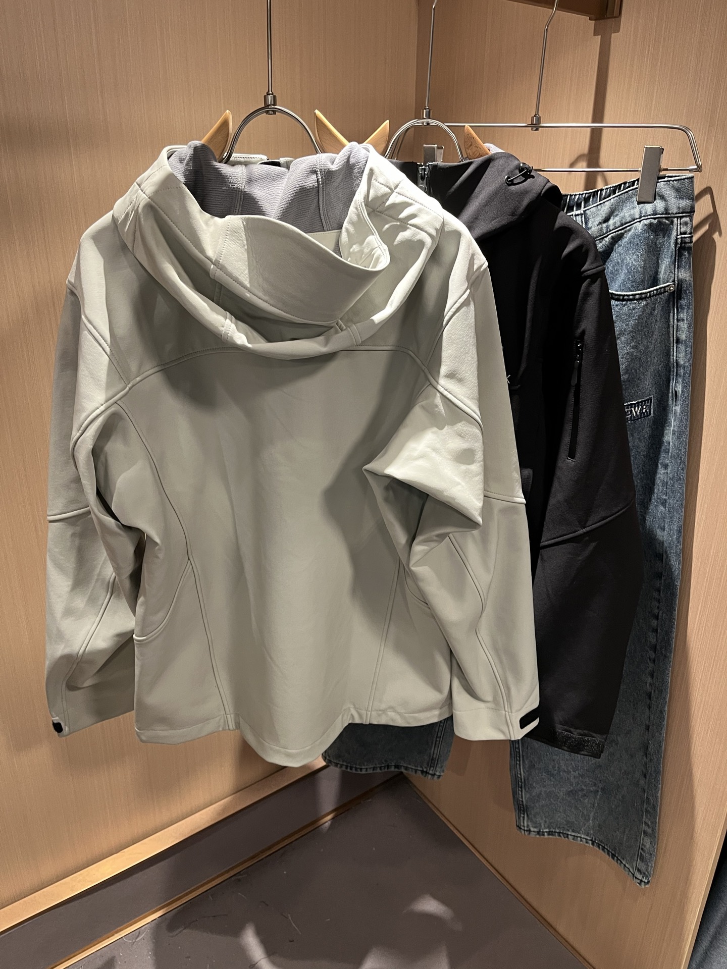 ARCTER*X始*祖鸟 2025秋冬新款男女同款👫夹克外套，户外品牌可能大家第一想到的就是加拿大鹅、始