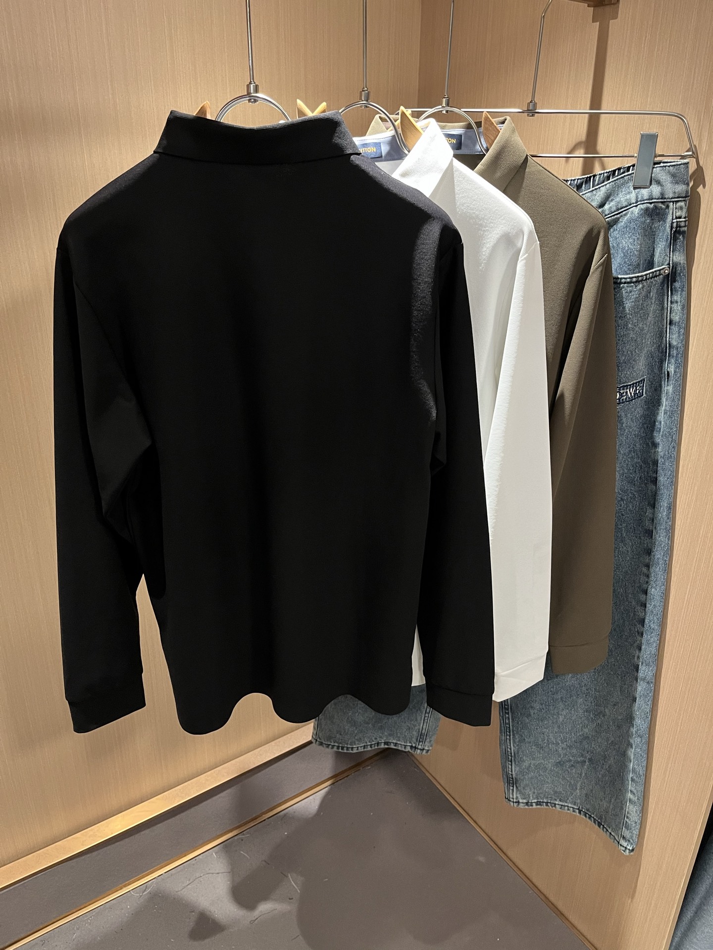 Louis Vuit*on路易*登2025秋季新款长袖Polo衫，最新工艺时尚元素设计理念！胸前logo