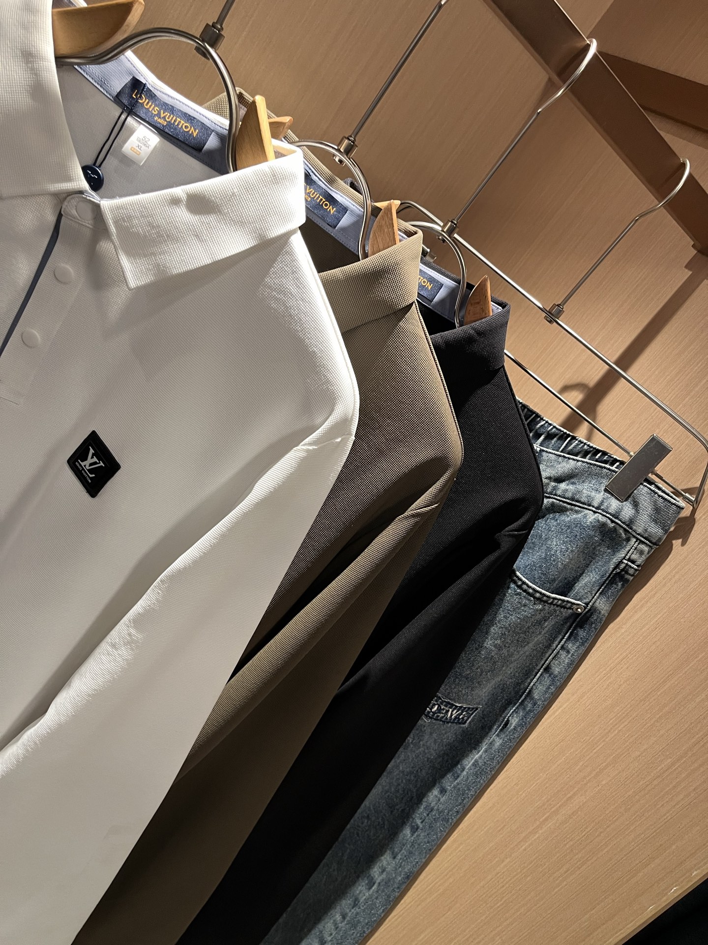 Louis Vuit*on路易*登2025秋季新款长袖Polo衫，最新工艺时尚元素设计理念！胸前logo