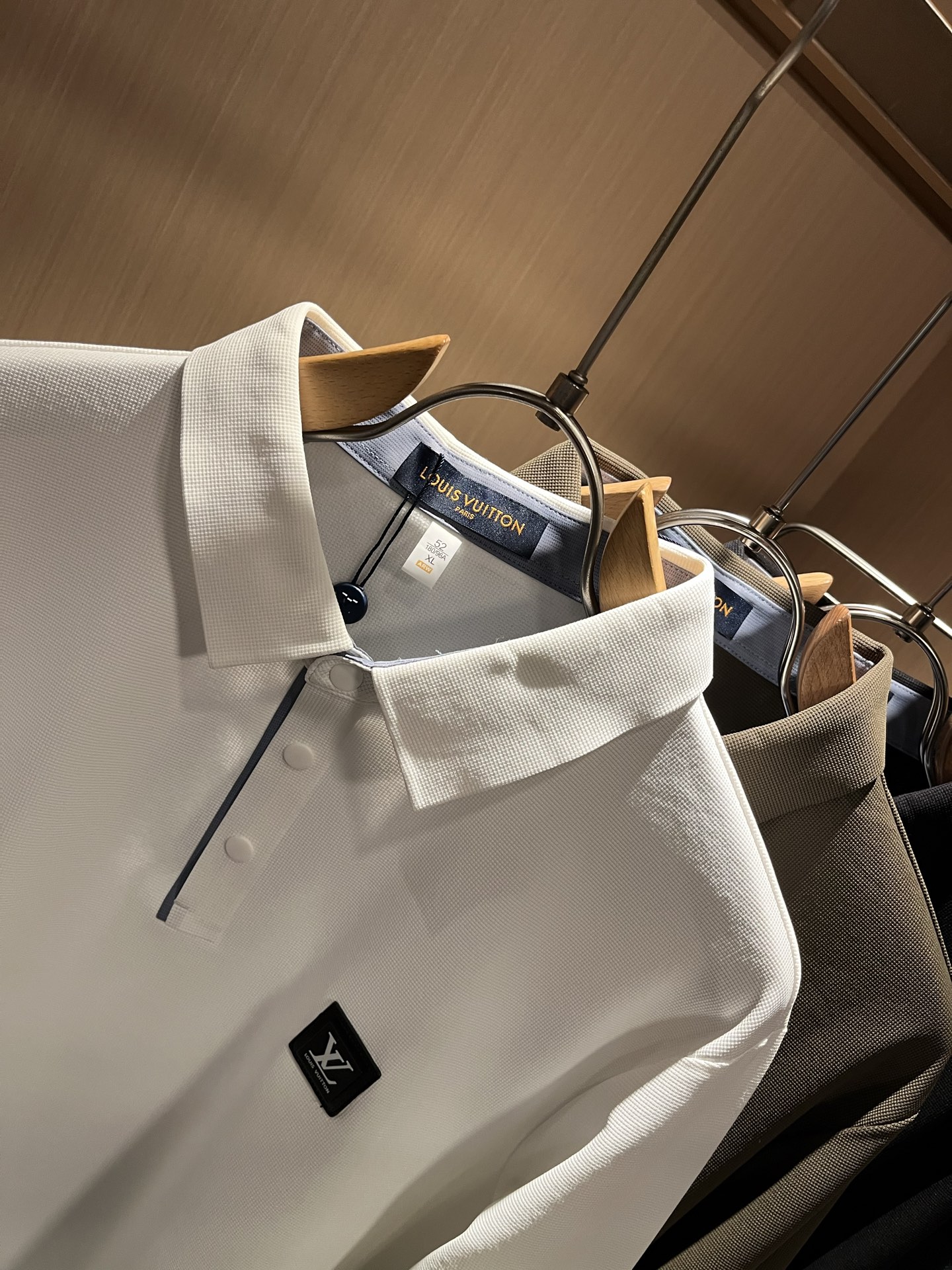 Louis Vuit*on路易*登2025秋季新款长袖Polo衫，最新工艺时尚元素设计理念！胸前logo