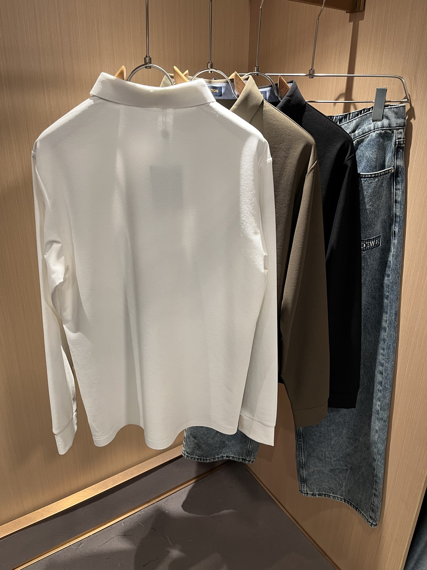 Louis Vuit*on路易*登2025秋季新款长袖Polo衫，最新工艺时尚元素设计理念！胸前logo