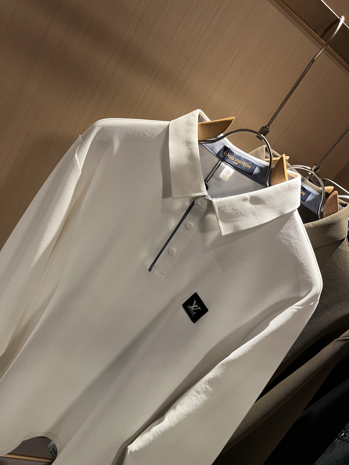 Louis Vuit*on路易*登2025秋季新款长袖Polo衫，最新工艺时尚元素设计理念！胸前logo