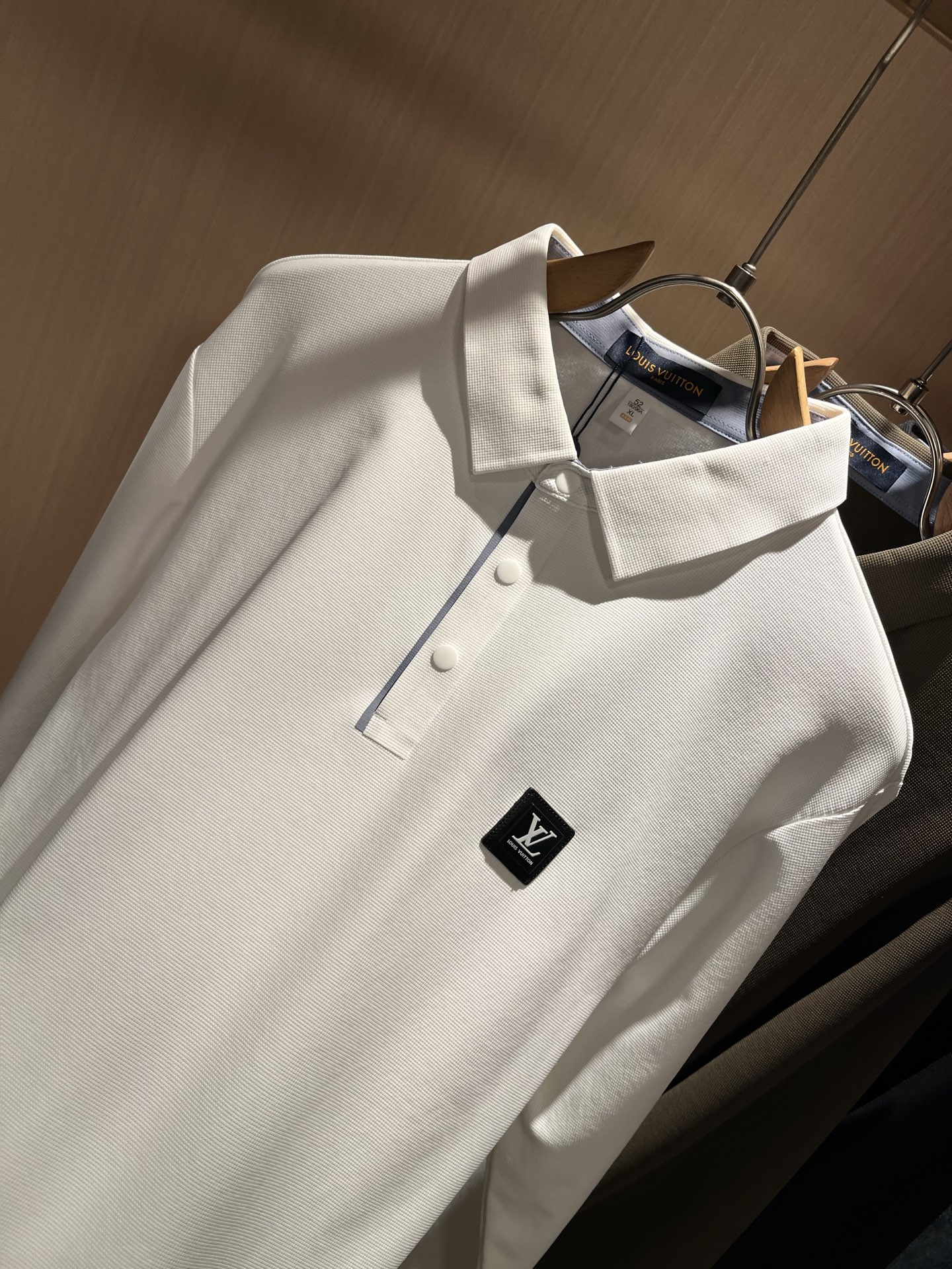 Louis Vuit*on路易*登2025秋季新款长袖Polo衫，最新工艺时尚元素设计理念！胸前logo