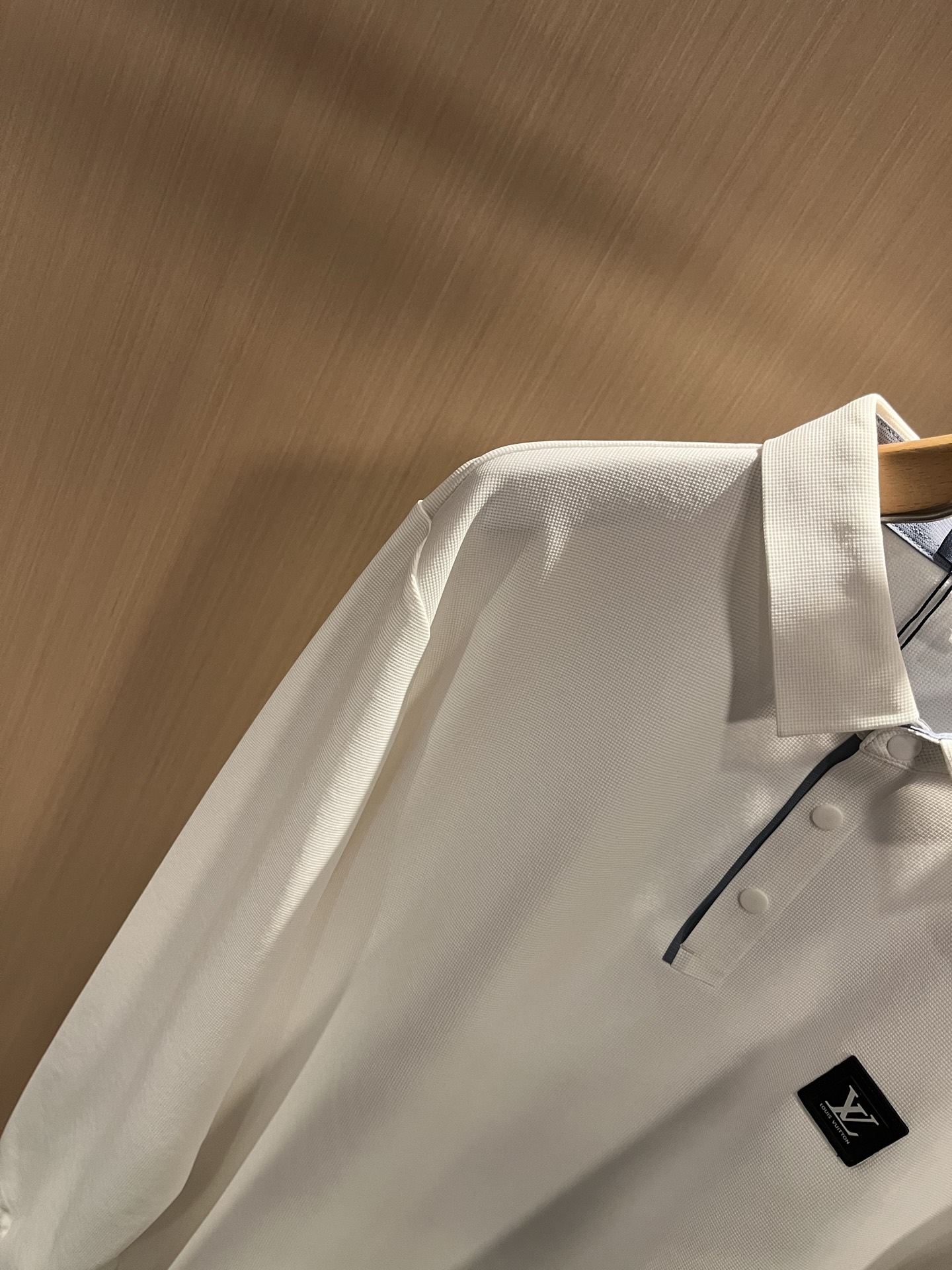 Louis Vuit*on路易*登2025秋季新款长袖Polo衫，最新工艺时尚元素设计理念！胸前logo