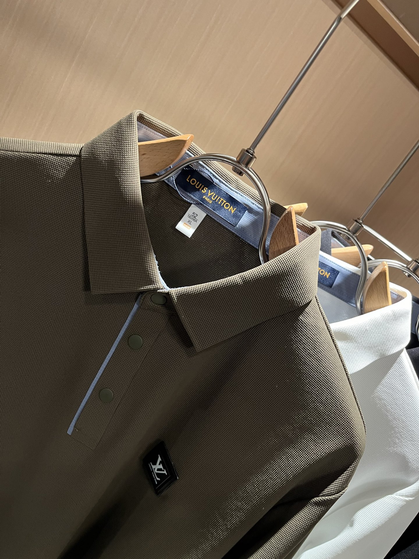 Louis Vuit*on路易*登2025秋季新款长袖Polo衫，最新工艺时尚元素设计理念！胸前logo