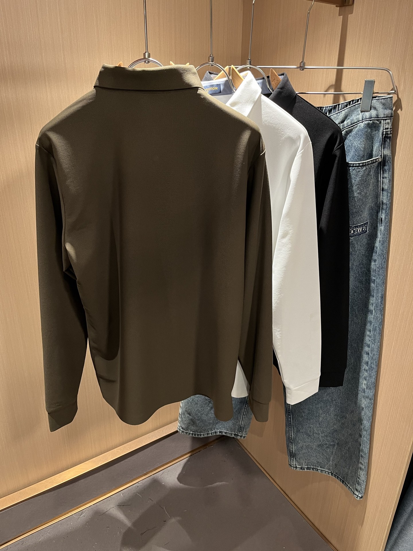 Louis Vuit*on路易*登2025秋季新款长袖Polo衫，最新工艺时尚元素设计理念！胸前logo