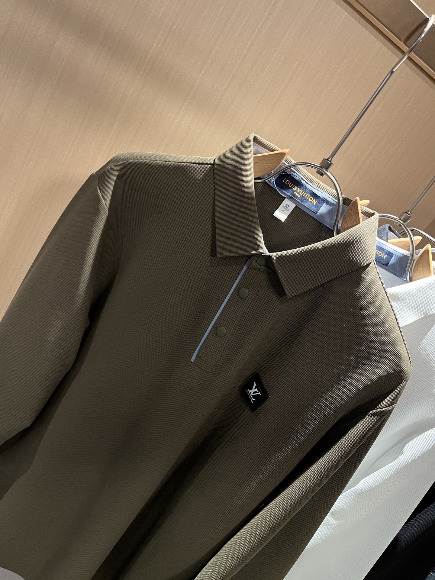 Louis Vuit*on路易*登2025秋季新款长袖Polo衫，最新工艺时尚元素设计理念！胸前logo