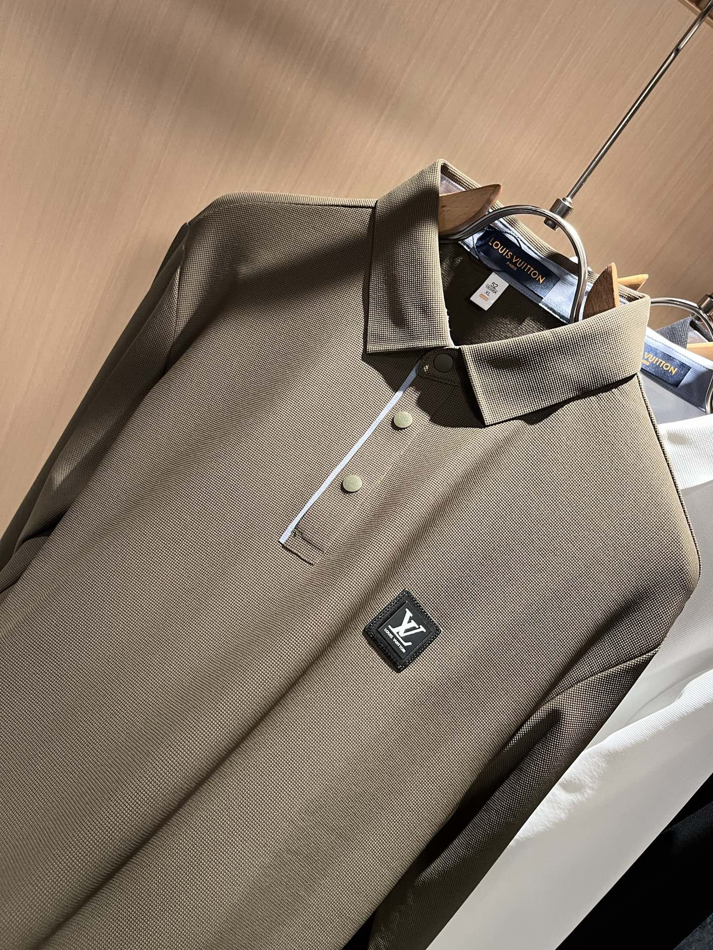 Louis Vuit*on路易*登2025秋季新款长袖Polo衫，最新工艺时尚元素设计理念！胸前logo