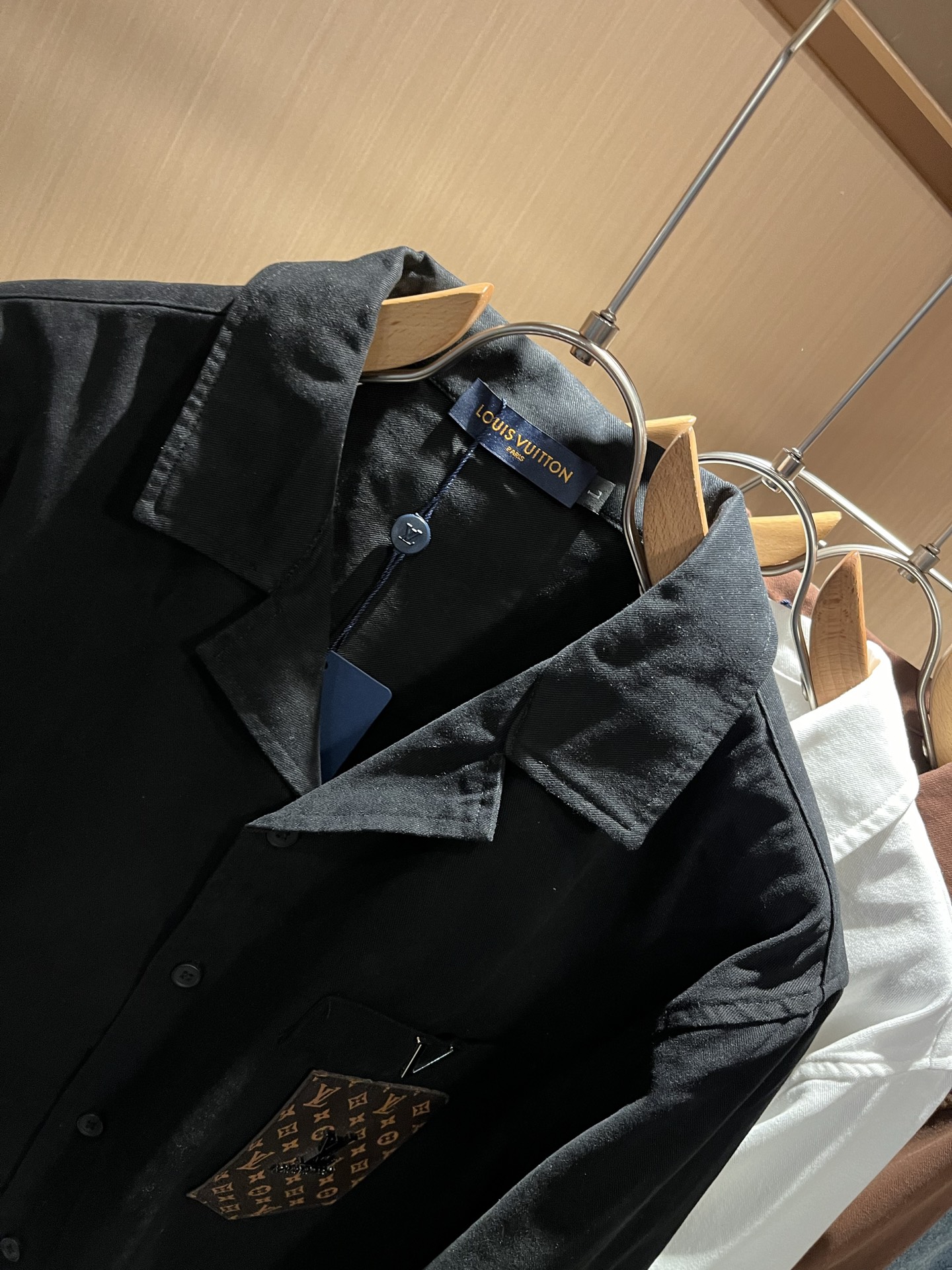 Louis Vuit*on 路易*登 2025秋冬新款轻奢男女同款👫衬衣，路易家族的新高端，细节品质永远