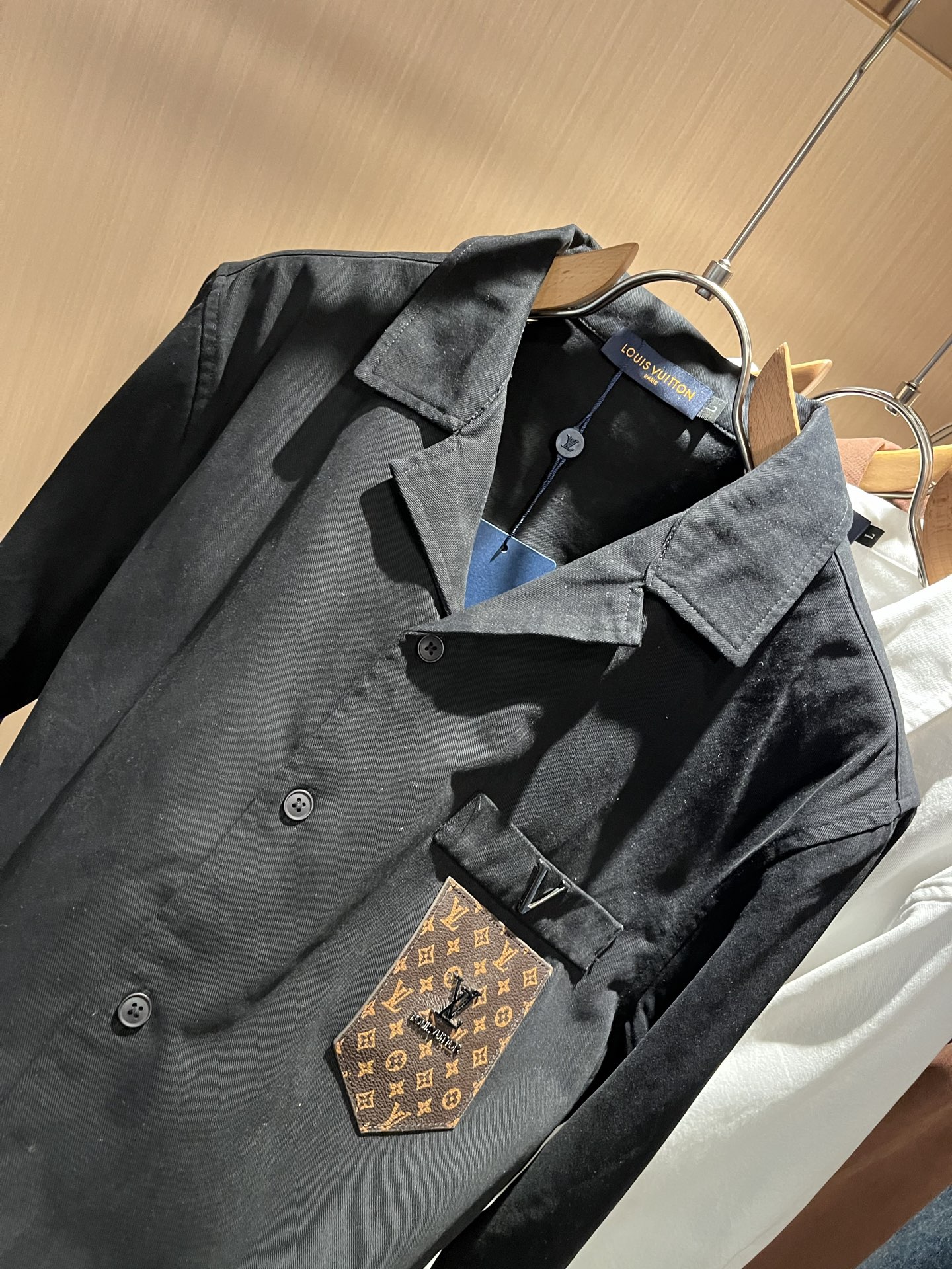 Louis Vuit*on 路易*登 2025秋冬新款轻奢男女同款👫衬衣，路易家族的新高端，细节品质永远
