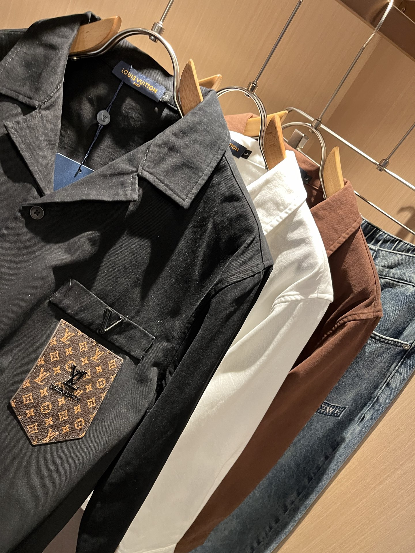 Louis Vuit*on 路易*登 2025秋冬新款轻奢男女同款👫衬衣，路易家族的新高端，细节品质永远