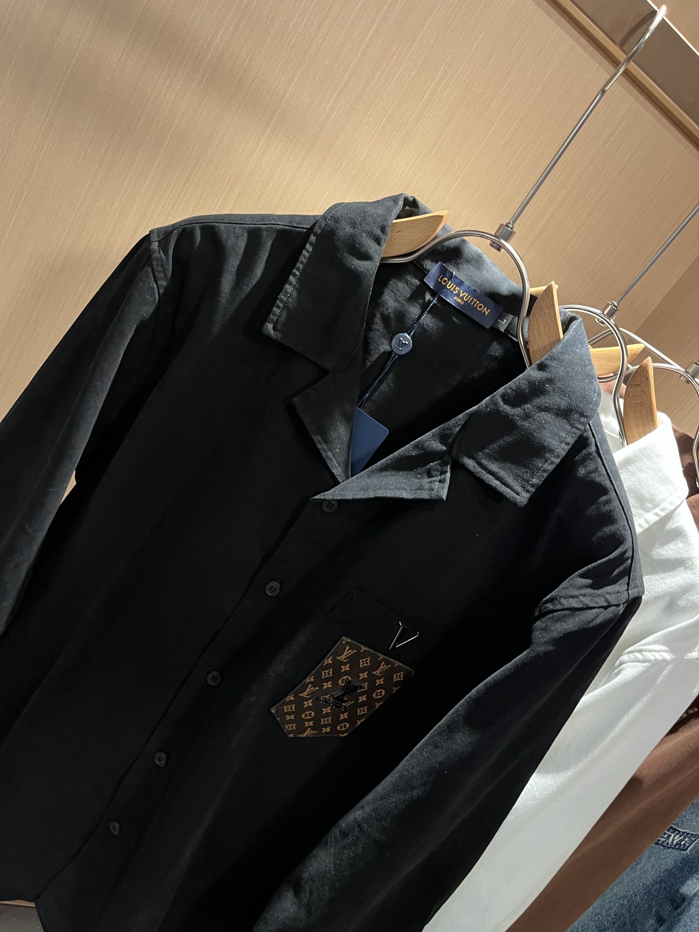 Louis Vuit*on 路易*登 2025秋冬新款轻奢男女同款👫衬衣，路易家族的新高端，细节品质永远