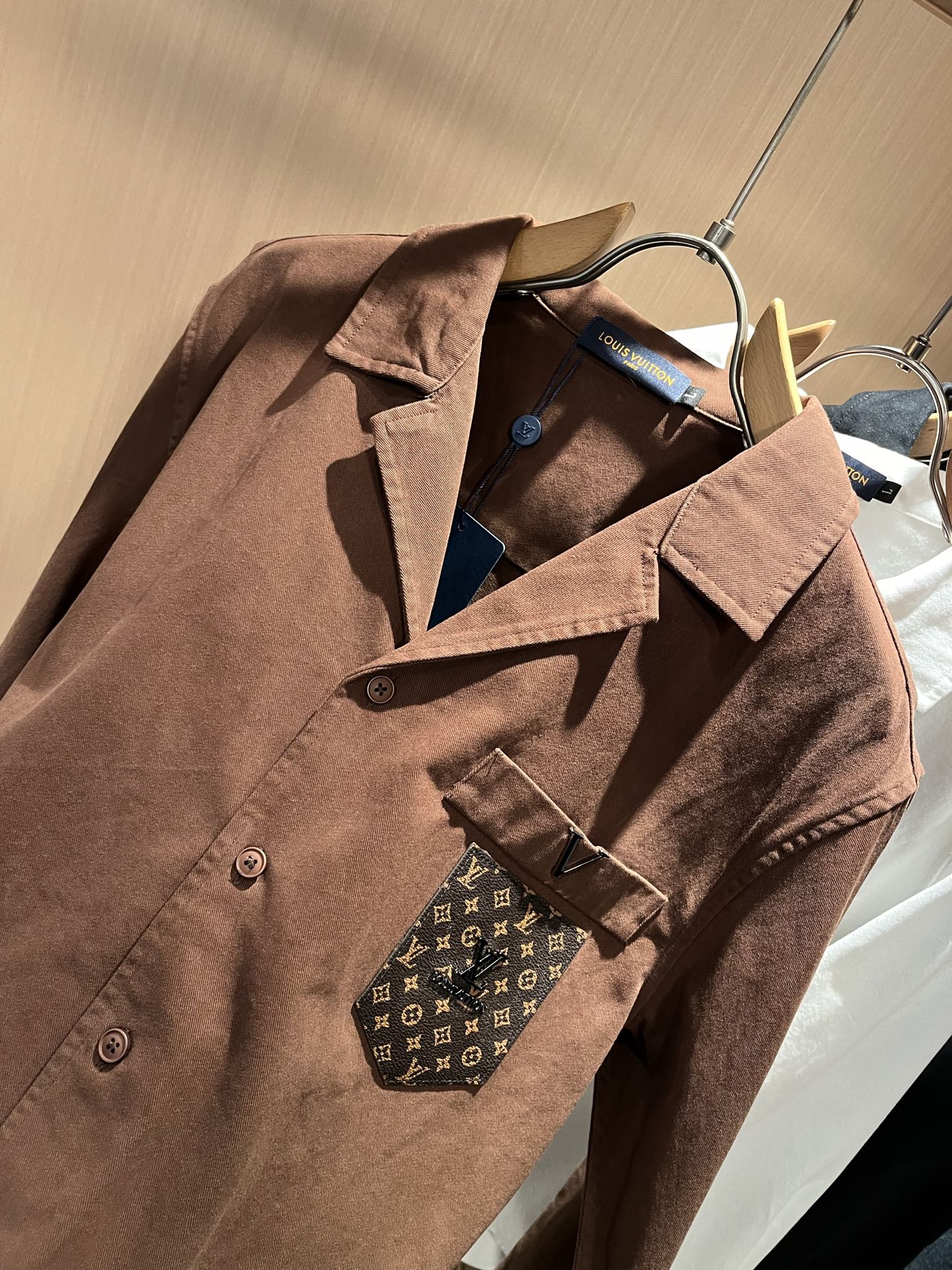 Louis Vuit*on 路易*登 2025秋冬新款轻奢男女同款👫衬衣，路易家族的新高端，细节品质永远