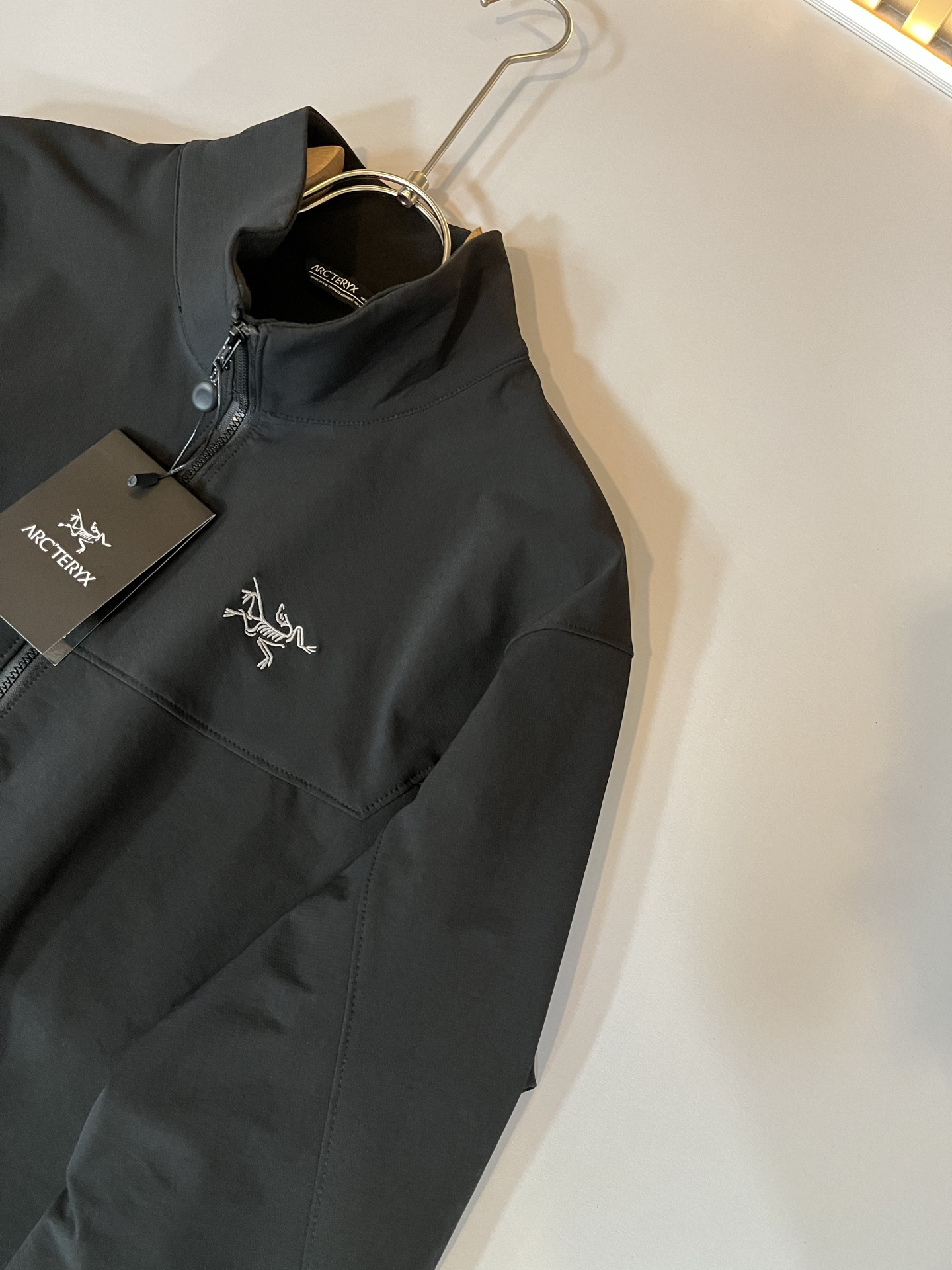 ARCTER*X始*祖鸟 2025秋冬新款男女同款👫夹克外套，户外品牌可能大家第一想到的就是加拿大鹅、始