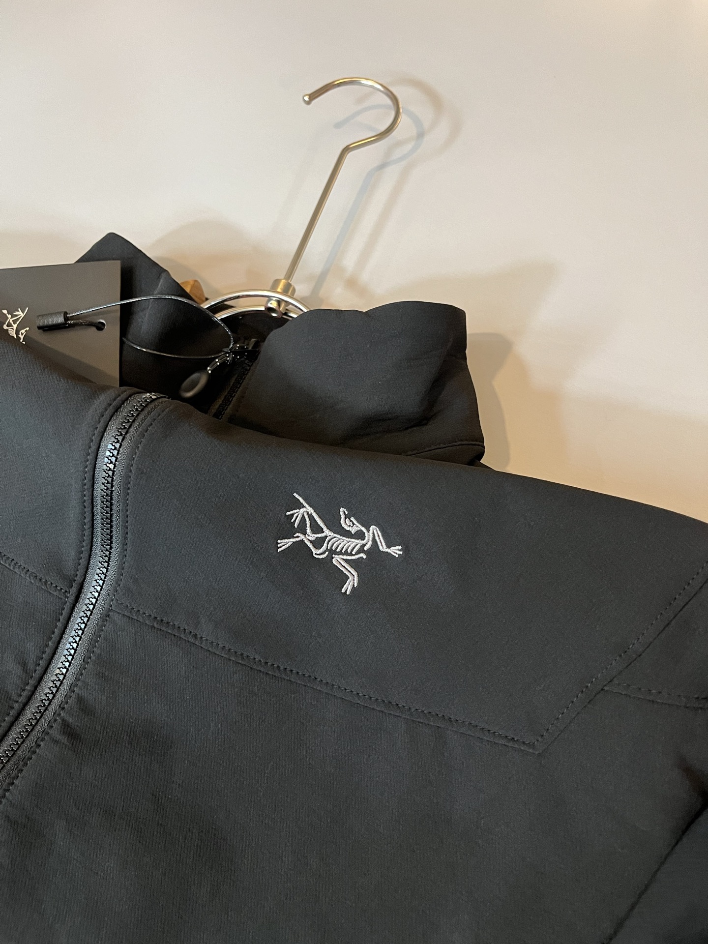 ARCTER*X始*祖鸟 2025秋冬新款男女同款👫夹克外套，户外品牌可能大家第一想到的就是加拿大鹅、始