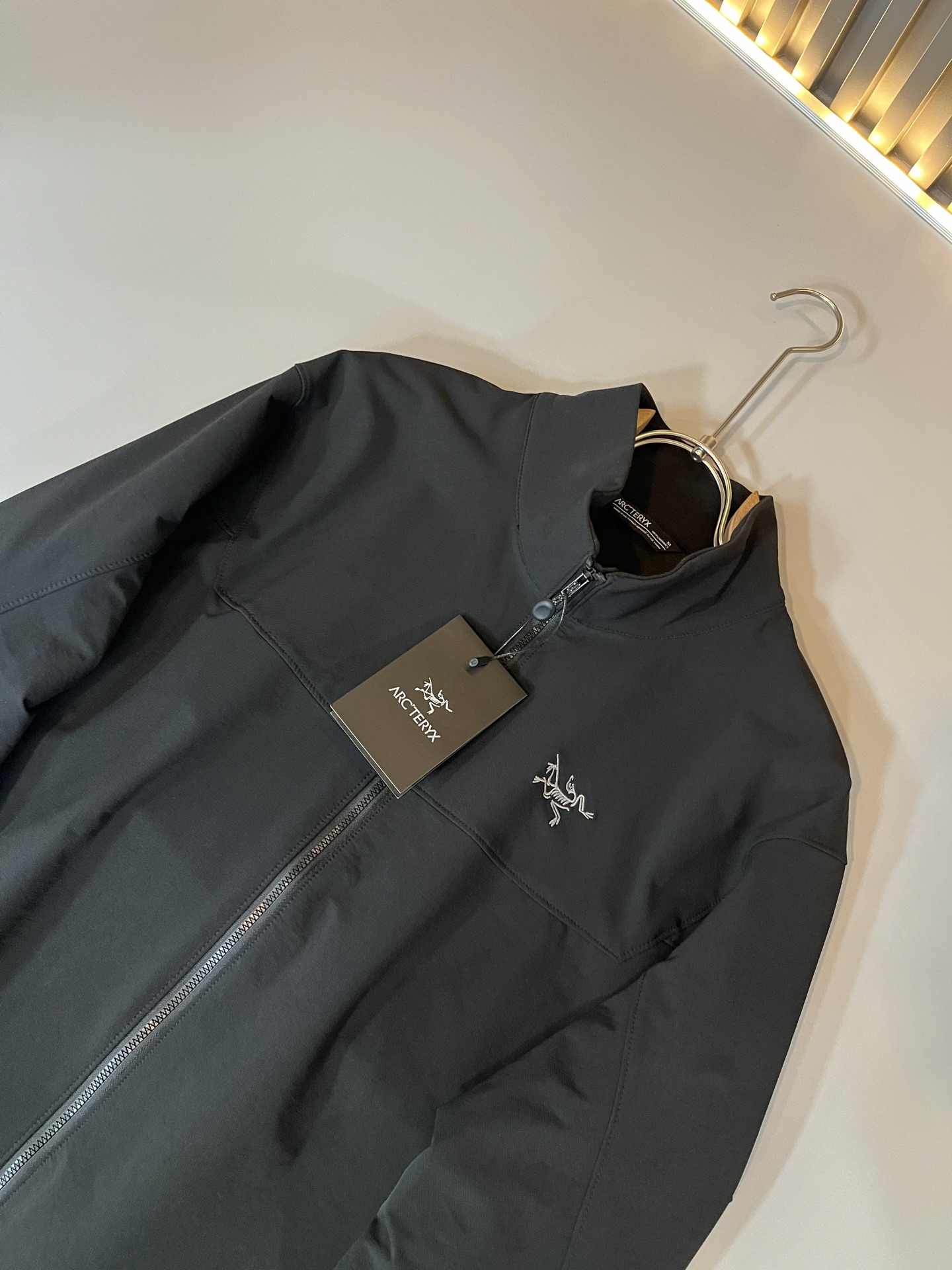 ARCTER*X始*祖鸟 2025秋冬新款男女同款👫夹克外套，户外品牌可能大家第一想到的就是加拿大鹅、始