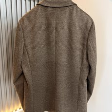 Loro Piana诺悠翩雅 2025秋冬男士西装外套,最新的贸易订单全品相!!网红款!上身舒适透气,不 Loro Piana诺悠翩雅 2025秋冬男士西装外套,最新的贸易订单全品相!!网红款!上身舒适透气,不