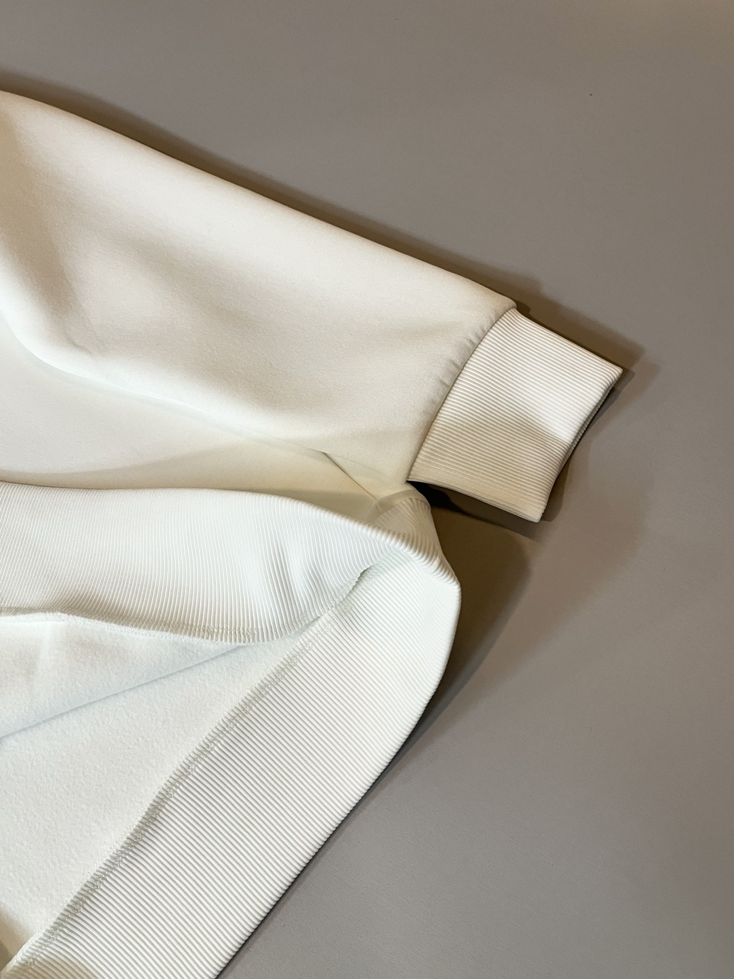 ARCTER*X始*祖鸟 2025秋冬新款男女同款👫休闲卫衣，户外品牌可能大家第一想到的就是加拿大鹅、始