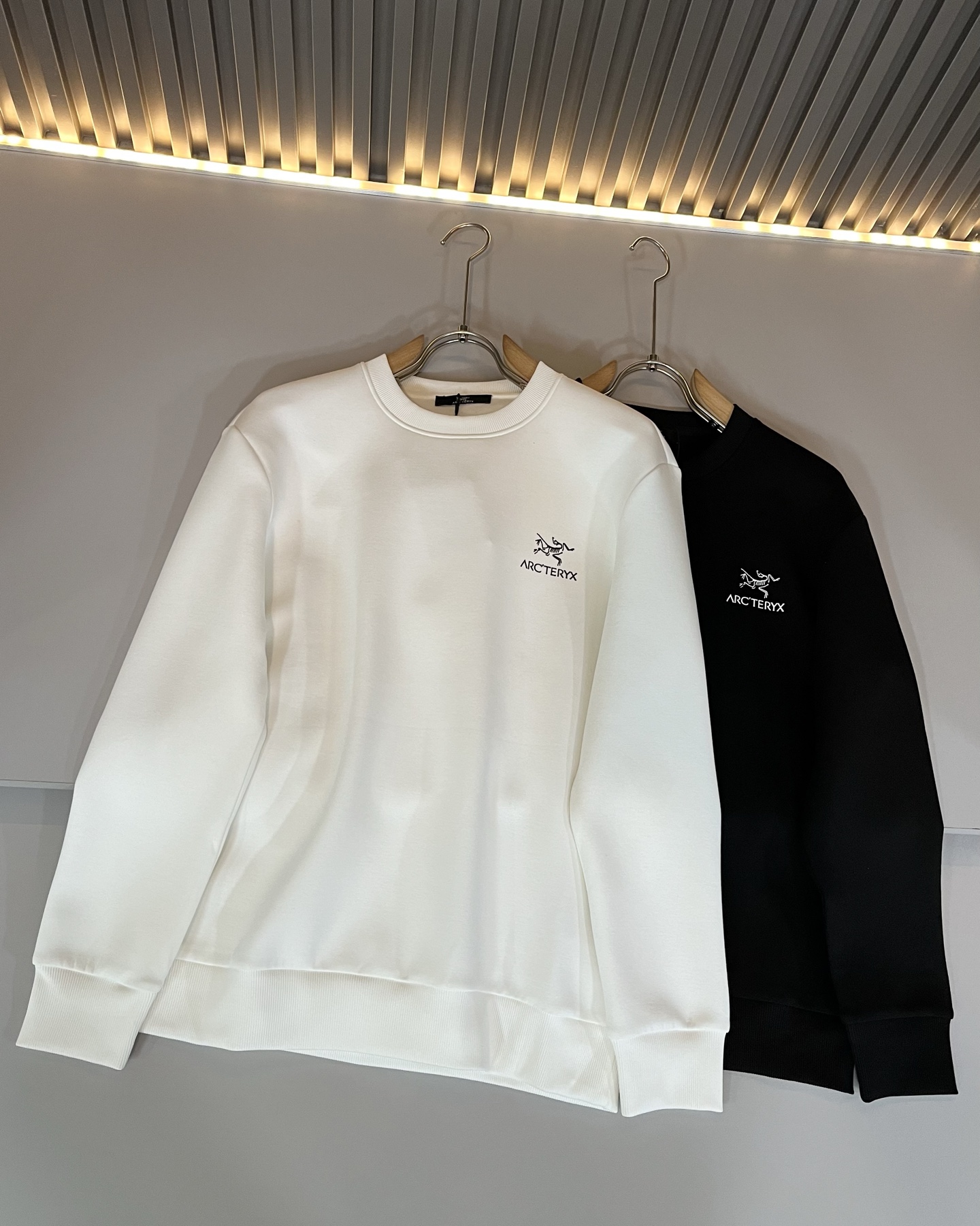 ARCTER*X始*祖鸟 2025秋冬新款男女同款👫休闲卫衣，户外品牌可能大家第一想到的就是加拿大鹅、始